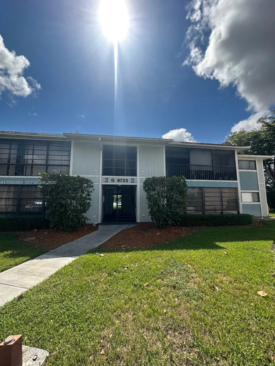 9723 Hammocks Blvd 108, Miami, Florida 33196, Miami, Florida 33196, 2 Bedrooms Bedrooms, ,2 BathroomsBathrooms,Residential Lease,For Rent,9723 Hammocks Blvd 108, Miami, Florida 33196,A11982669