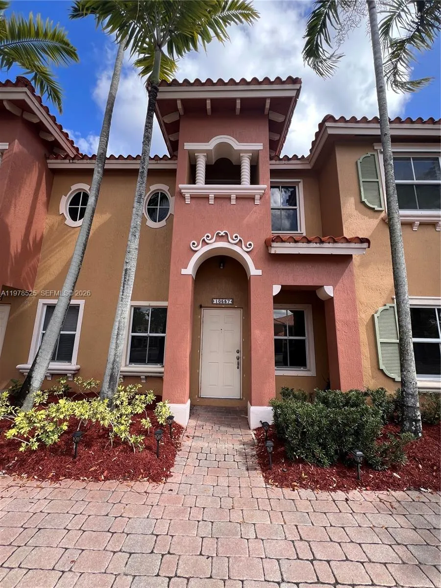 10557 Sw 6th St 1306, Pembroke Pines, Florida 3302, Pembroke Pines, Florida 33025, 2 Bedrooms Bedrooms, ,2 BathroomsBathrooms,Residential Lease,For Rent,10557 Sw 6th St 1306, Pembroke Pines, Florida 3302,A11978525