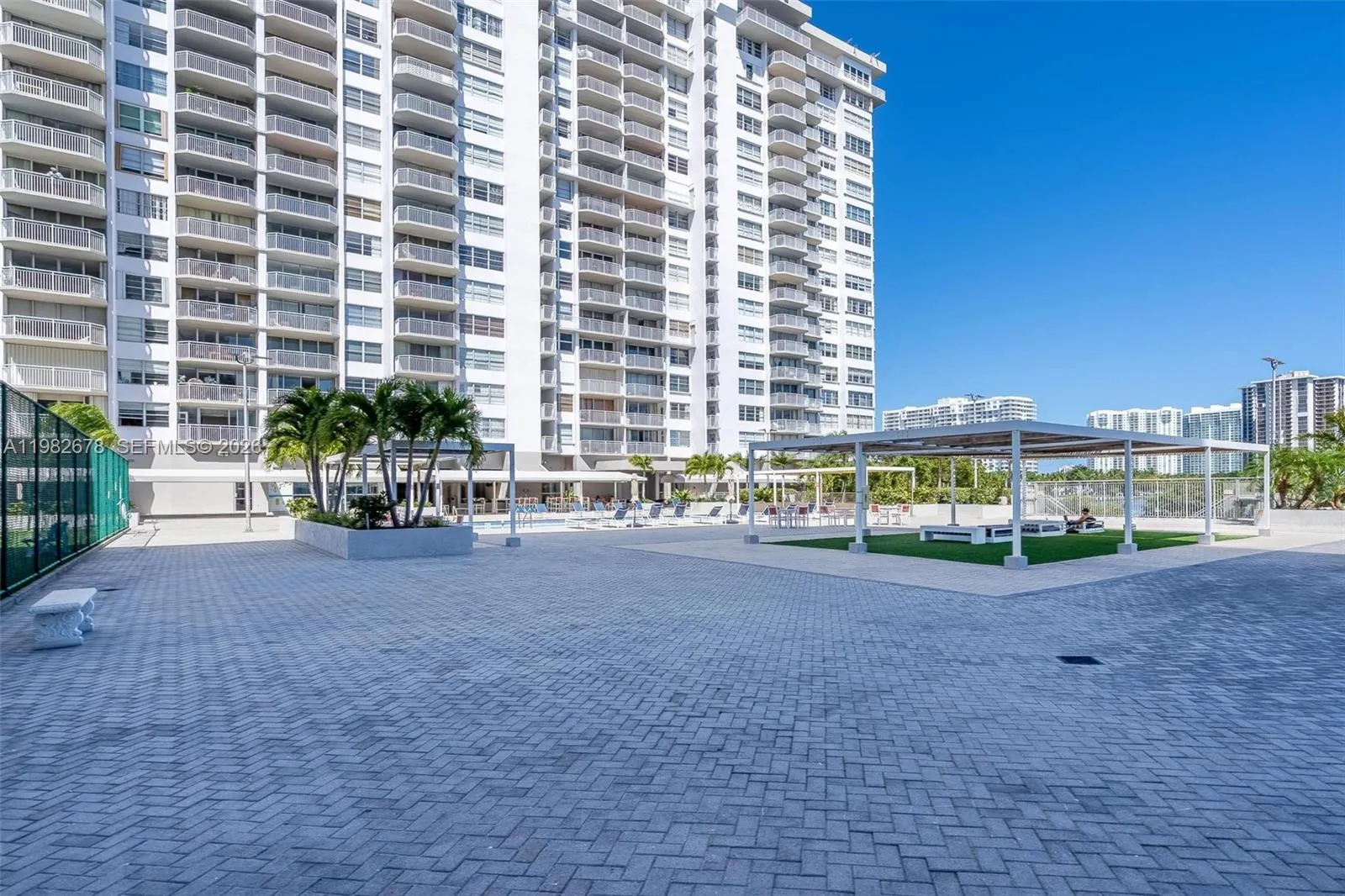 18071 Biscayne Blvd 402, Aventura, Florida 33160, Aventura, Florida 33160, 2 Bedrooms Bedrooms, ,2 BathroomsBathrooms,Residential Lease,For Rent,18071 Biscayne Blvd 402, Aventura, Florida 33160,A11982678