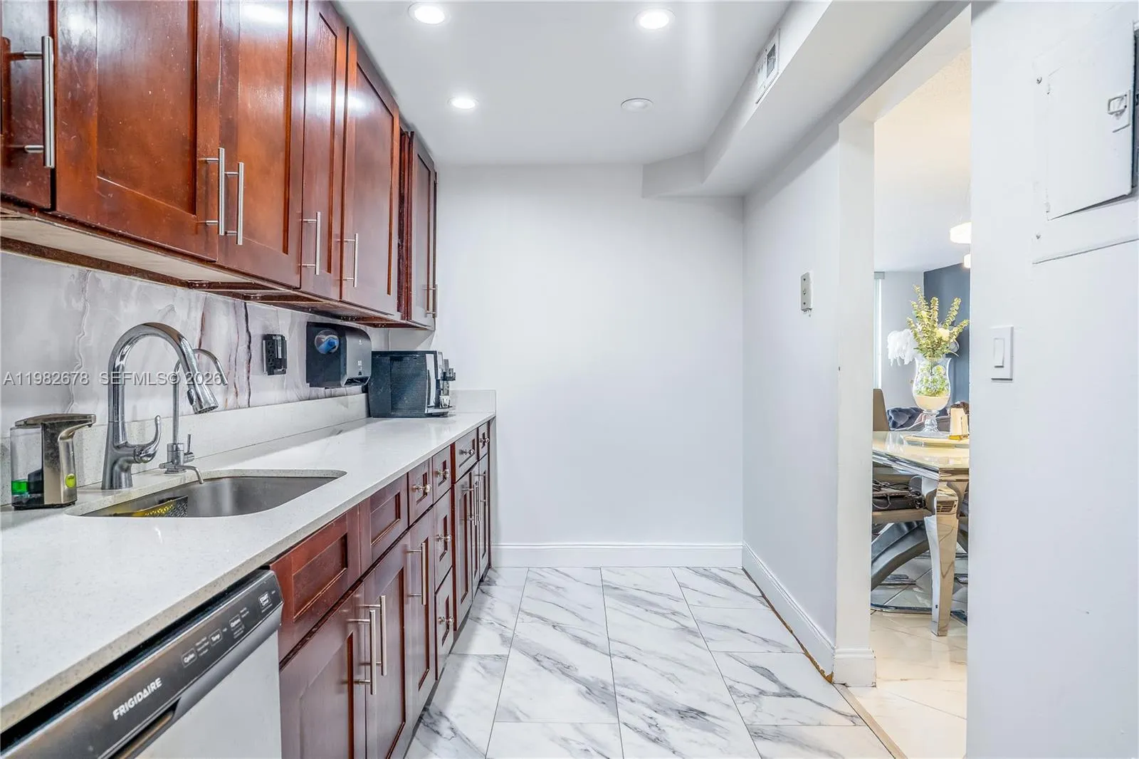 18071 Biscayne Blvd 402, Aventura, Florida 33160, Aventura, Florida 33160, 2 Bedrooms Bedrooms, ,2 BathroomsBathrooms,Residential Lease,For Rent,18071 Biscayne Blvd 402, Aventura, Florida 33160,A11982678