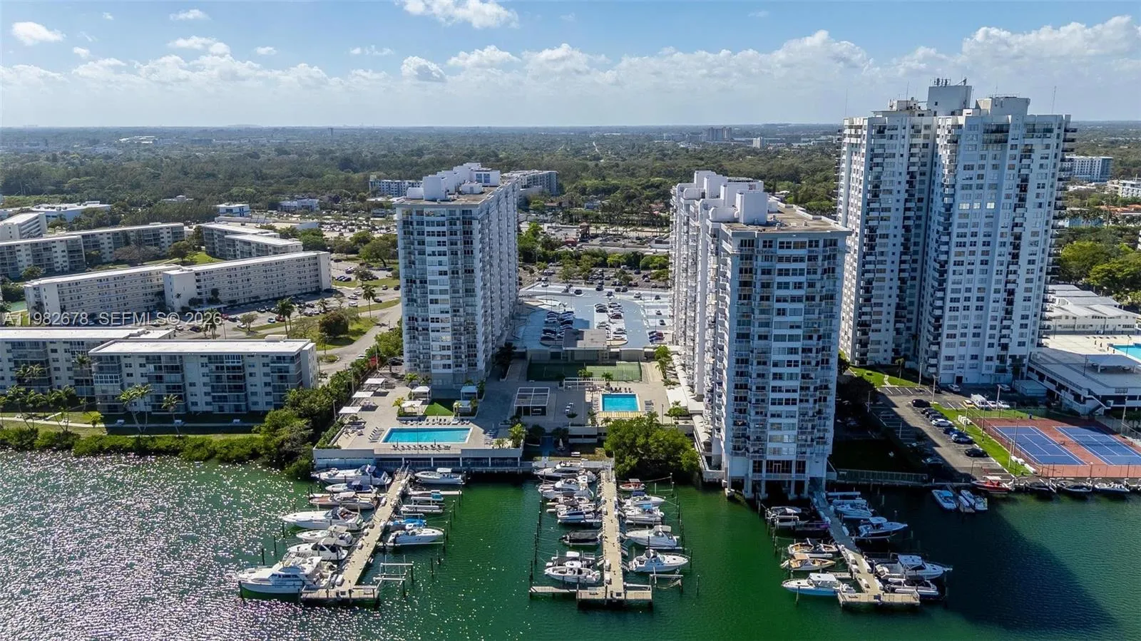 18071 Biscayne Blvd 402, Aventura, Florida 33160, Aventura, Florida 33160, 2 Bedrooms Bedrooms, ,2 BathroomsBathrooms,Residential Lease,For Rent,18071 Biscayne Blvd 402, Aventura, Florida 33160,A11982678