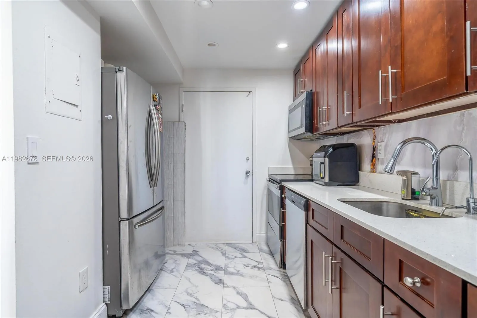 18071 Biscayne Blvd 402, Aventura, Florida 33160, Aventura, Florida 33160, 2 Bedrooms Bedrooms, ,2 BathroomsBathrooms,Residential Lease,For Rent,18071 Biscayne Blvd 402, Aventura, Florida 33160,A11982678