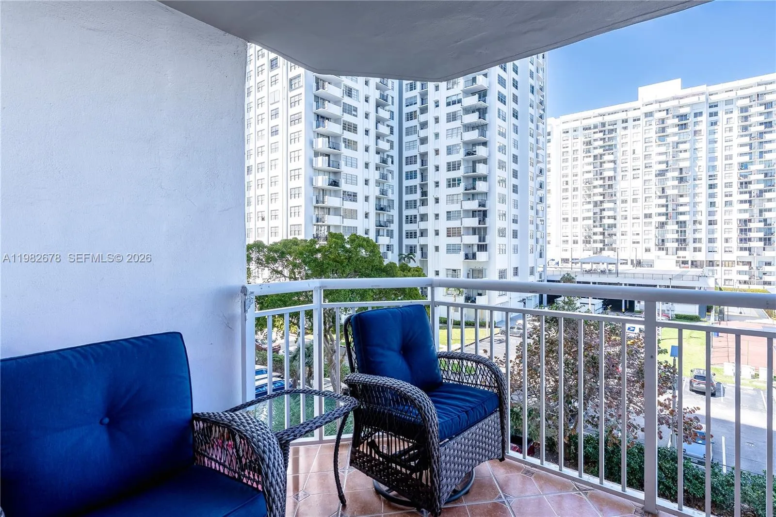 18071 Biscayne Blvd 402, Aventura, Florida 33160, Aventura, Florida 33160, 2 Bedrooms Bedrooms, ,2 BathroomsBathrooms,Residential Lease,For Rent,18071 Biscayne Blvd 402, Aventura, Florida 33160,A11982678