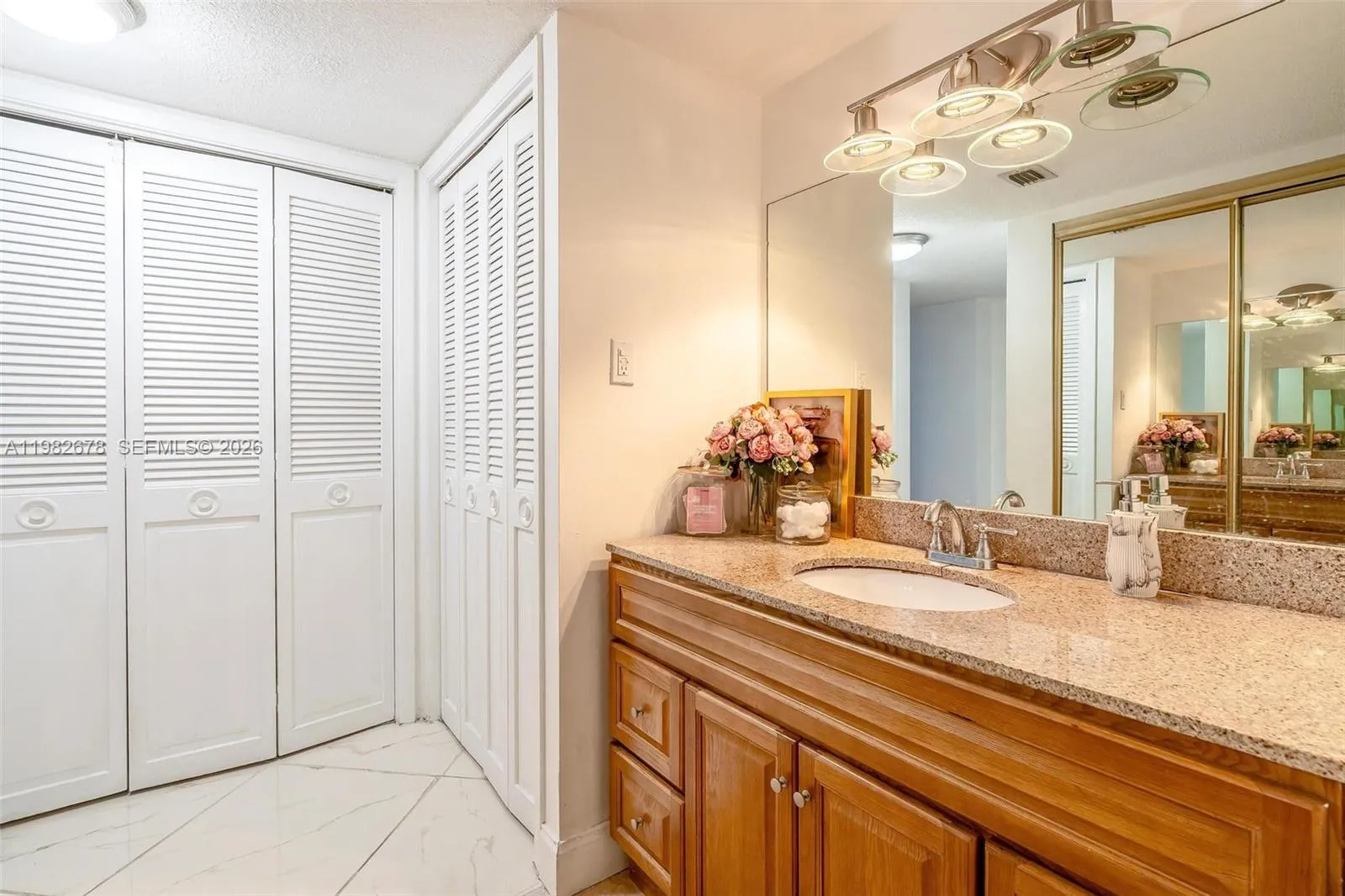 18071 Biscayne Blvd 402, Aventura, Florida 33160, Aventura, Florida 33160, 2 Bedrooms Bedrooms, ,2 BathroomsBathrooms,Residential Lease,For Rent,18071 Biscayne Blvd 402, Aventura, Florida 33160,A11982678