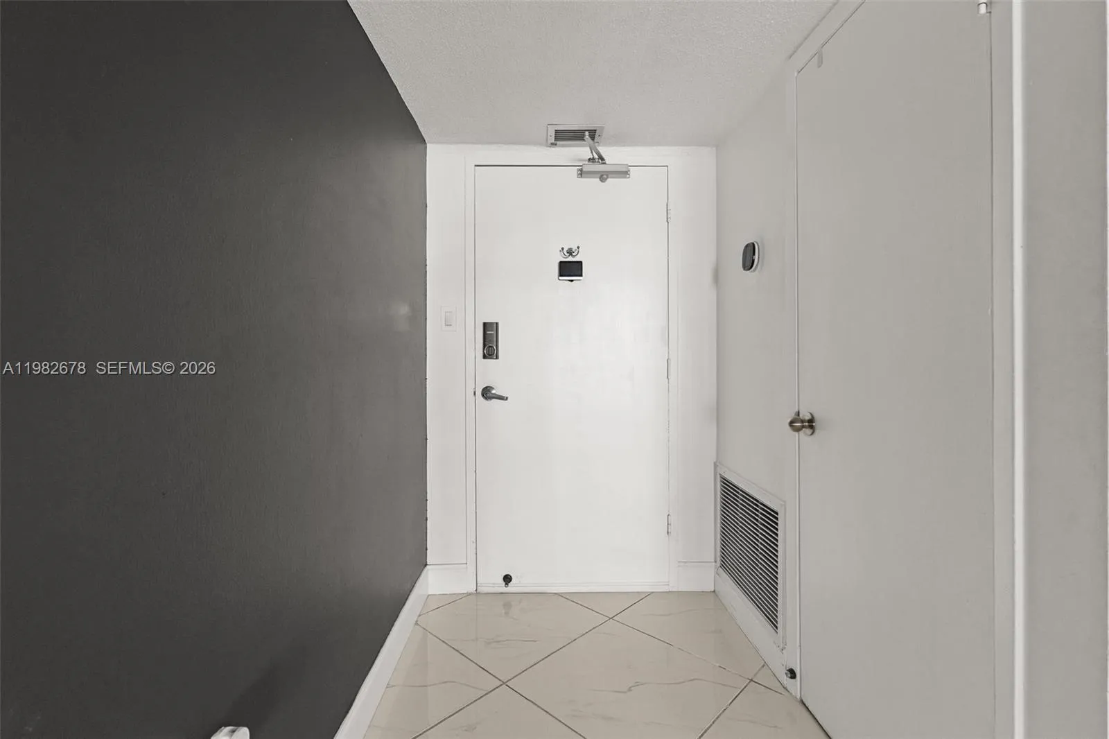 18071 Biscayne Blvd 402, Aventura, Florida 33160, Aventura, Florida 33160, 2 Bedrooms Bedrooms, ,2 BathroomsBathrooms,Residential Lease,For Rent,18071 Biscayne Blvd 402, Aventura, Florida 33160,A11982678