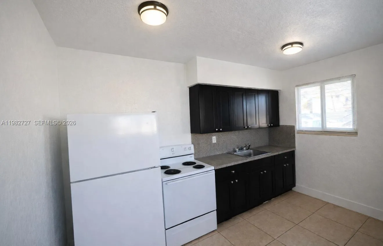 5700 Sw 4th St 1, Miami, Florida 33144, Miami, Florida 33144, 1 Bedroom Bedrooms, ,1 BathroomBathrooms,Residential Lease,For Rent,5700 Sw 4th St 1, Miami, Florida 33144,A11982727