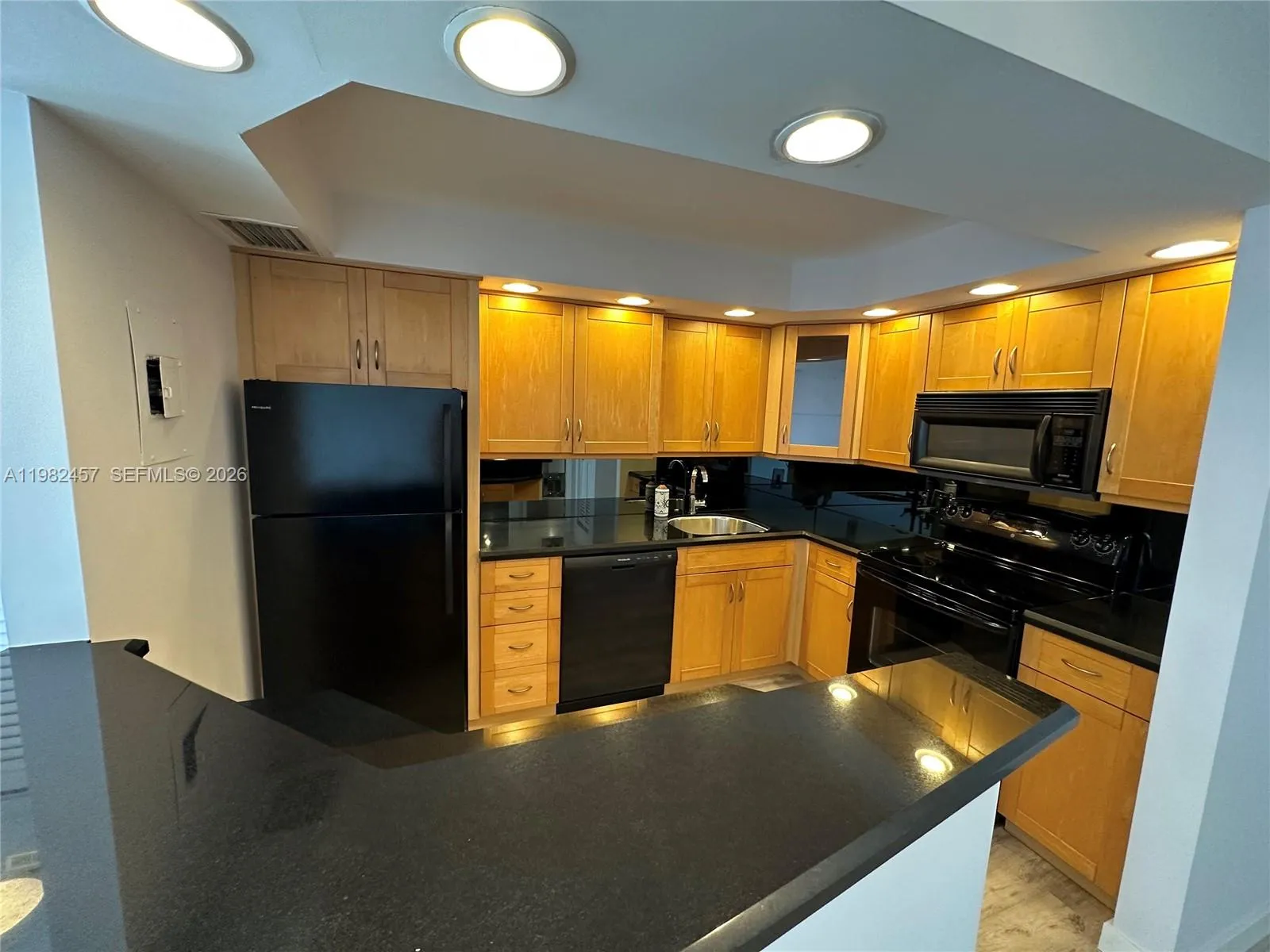 200 Se 15th Rd 15h, Miami, Florida 33129, Miami, Florida 33129, 1 Bedroom Bedrooms, ,1 BathroomBathrooms,Residential Lease,For Rent,200 Se 15th Rd 15h, Miami, Florida 33129,A11982457