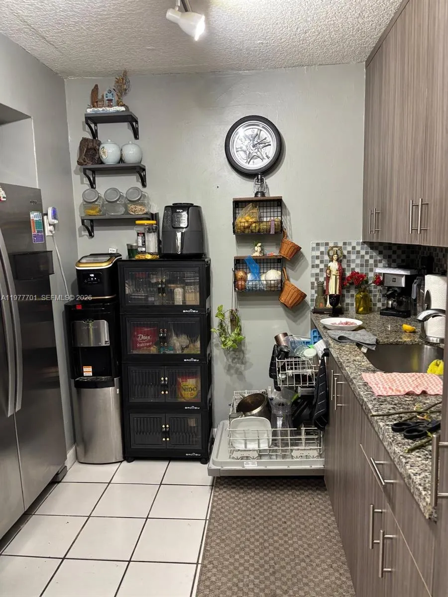 10834 N Kendall Dr X-1, Miami, Florida 33176, Miami, Florida 33176, 2 Bedrooms Bedrooms, ,1 BathroomBathrooms,Residential Lease,For Rent,10834 N Kendall Dr X-1, Miami, Florida 33176,A11977701