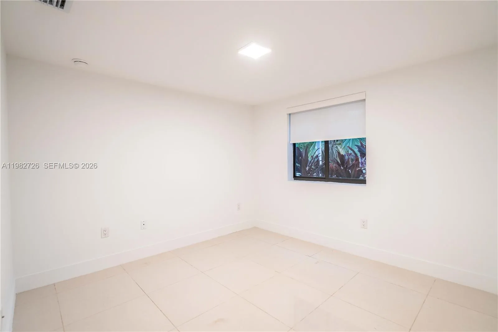 1971 Bay Dr 104, Miami Beach, Florida 33141, Miami Beach, Florida 33141, 2 Bedrooms Bedrooms, ,1 BathroomBathrooms,Residential Lease,For Rent,1971 Bay Dr 104, Miami Beach, Florida 33141,A11982726