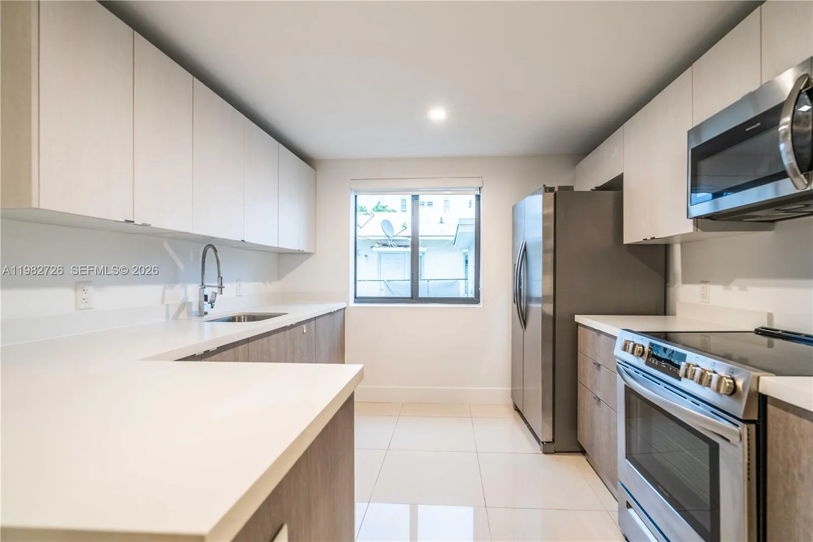 1971 Bay Dr 104, Miami Beach, Florida 33141, Miami Beach, Florida 33141, 2 Bedrooms Bedrooms, ,1 BathroomBathrooms,Residential Lease,For Rent,1971 Bay Dr 104, Miami Beach, Florida 33141,A11982726