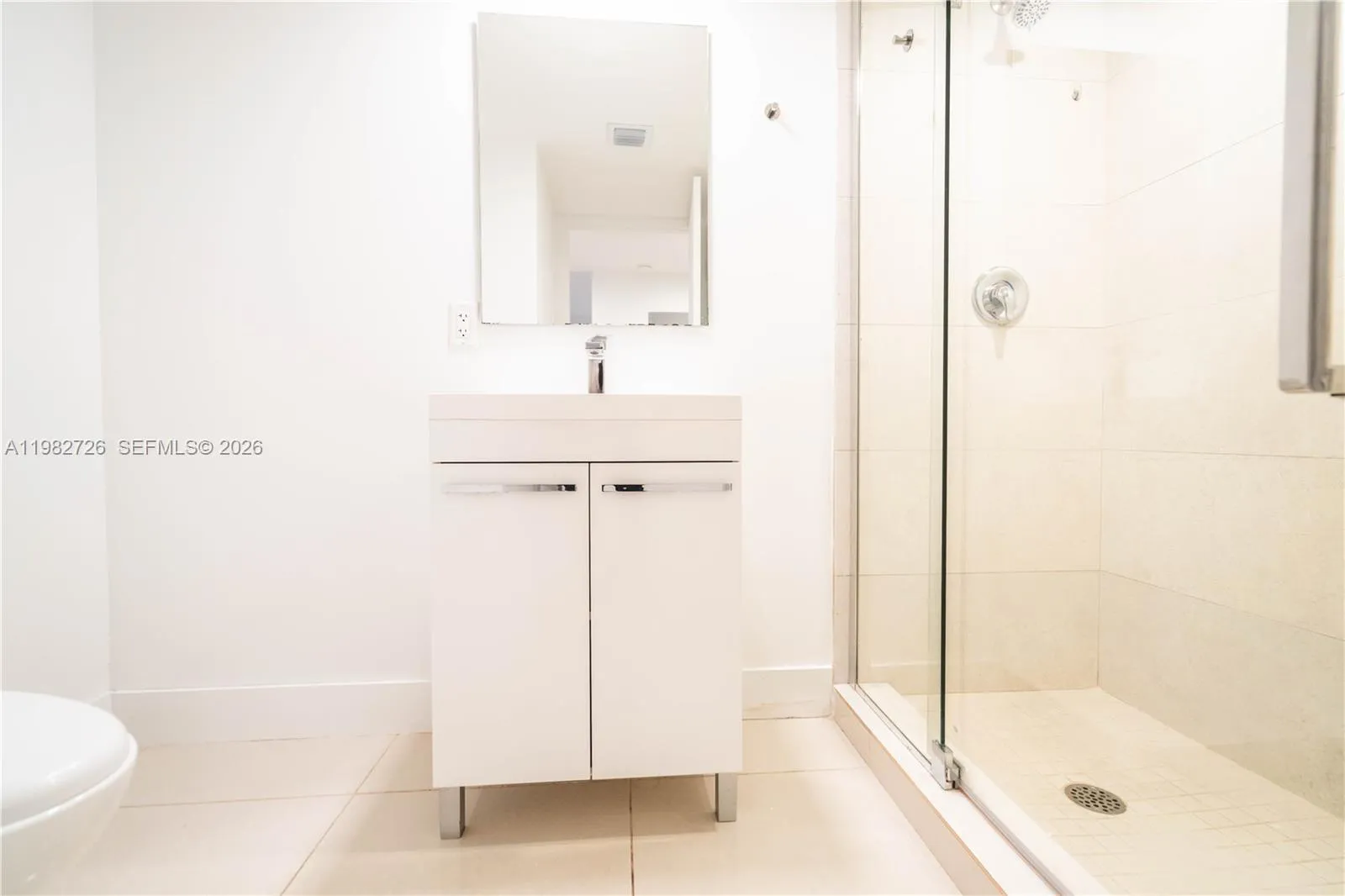 1971 Bay Dr 104, Miami Beach, Florida 33141, Miami Beach, Florida 33141, 2 Bedrooms Bedrooms, ,1 BathroomBathrooms,Residential Lease,For Rent,1971 Bay Dr 104, Miami Beach, Florida 33141,A11982726