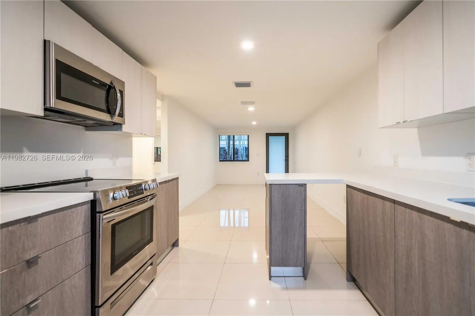 1971 Bay Dr 104, Miami Beach, Florida 33141, Miami Beach, Florida 33141, 2 Bedrooms Bedrooms, ,1 BathroomBathrooms,Residential Lease,For Rent,1971 Bay Dr 104, Miami Beach, Florida 33141,A11982726