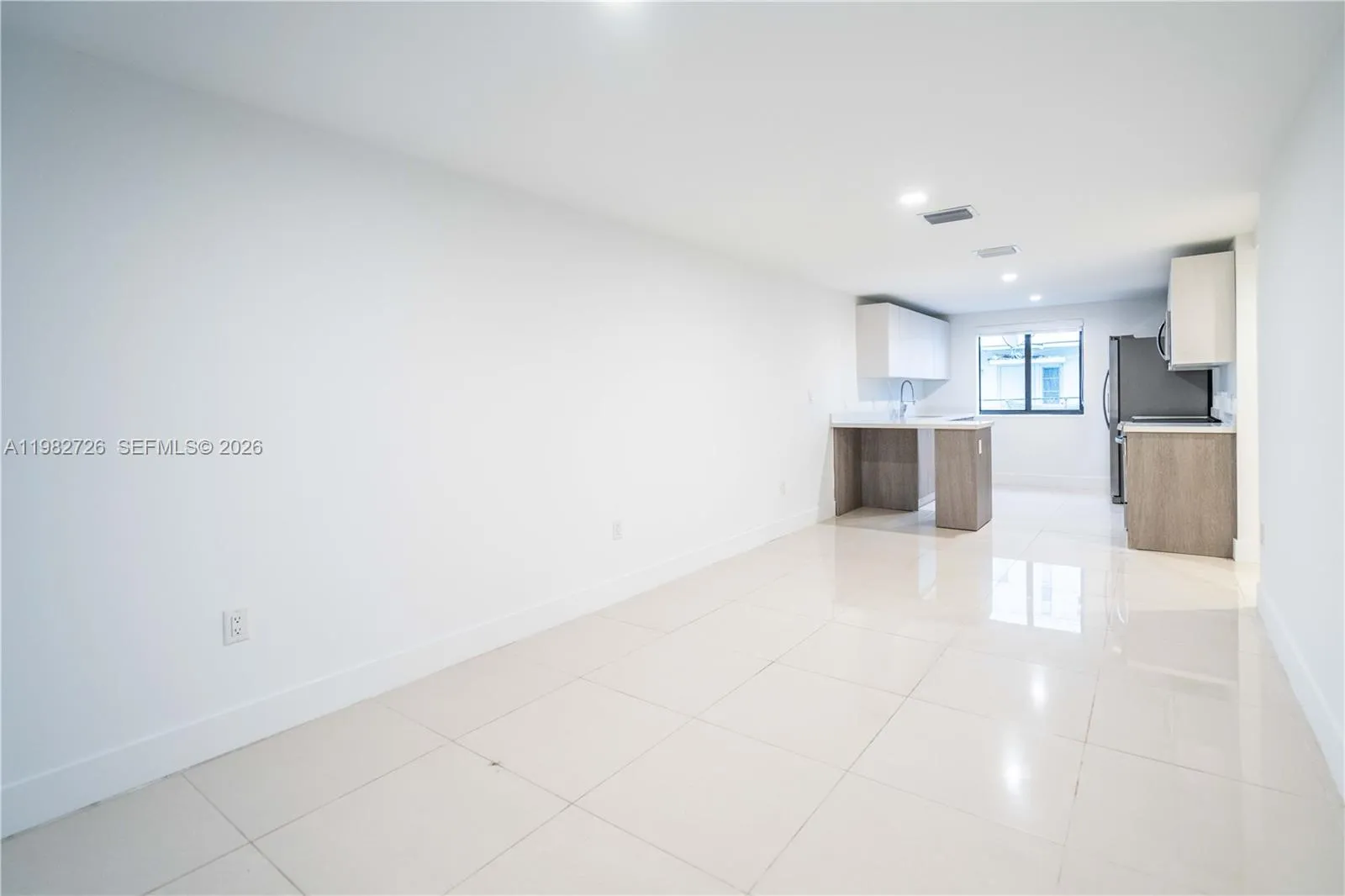 1971 Bay Dr 104, Miami Beach, Florida 33141, Miami Beach, Florida 33141, 2 Bedrooms Bedrooms, ,1 BathroomBathrooms,Residential Lease,For Rent,1971 Bay Dr 104, Miami Beach, Florida 33141,A11982726