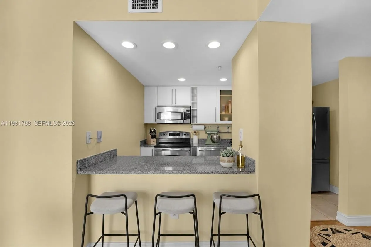 275 Ne 18th St 808, Miami, Florida 33132, Miami, Florida 33132, 3 Bedrooms Bedrooms, ,2 BathroomsBathrooms,Residential,For Sale,275 Ne 18th St 808, Miami, Florida 33132,A11981788