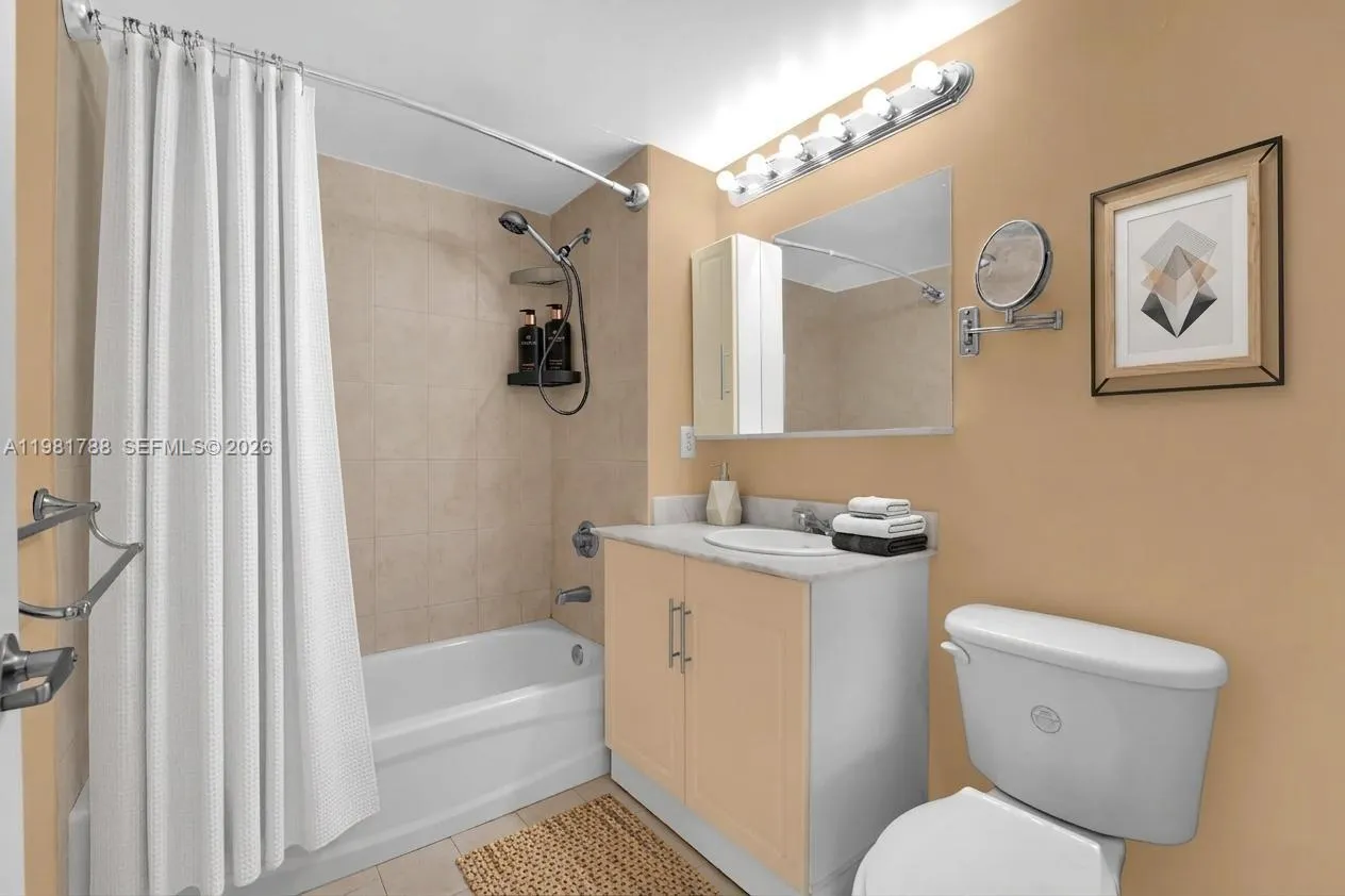 275 Ne 18th St 808, Miami, Florida 33132, Miami, Florida 33132, 3 Bedrooms Bedrooms, ,2 BathroomsBathrooms,Residential,For Sale,275 Ne 18th St 808, Miami, Florida 33132,A11981788