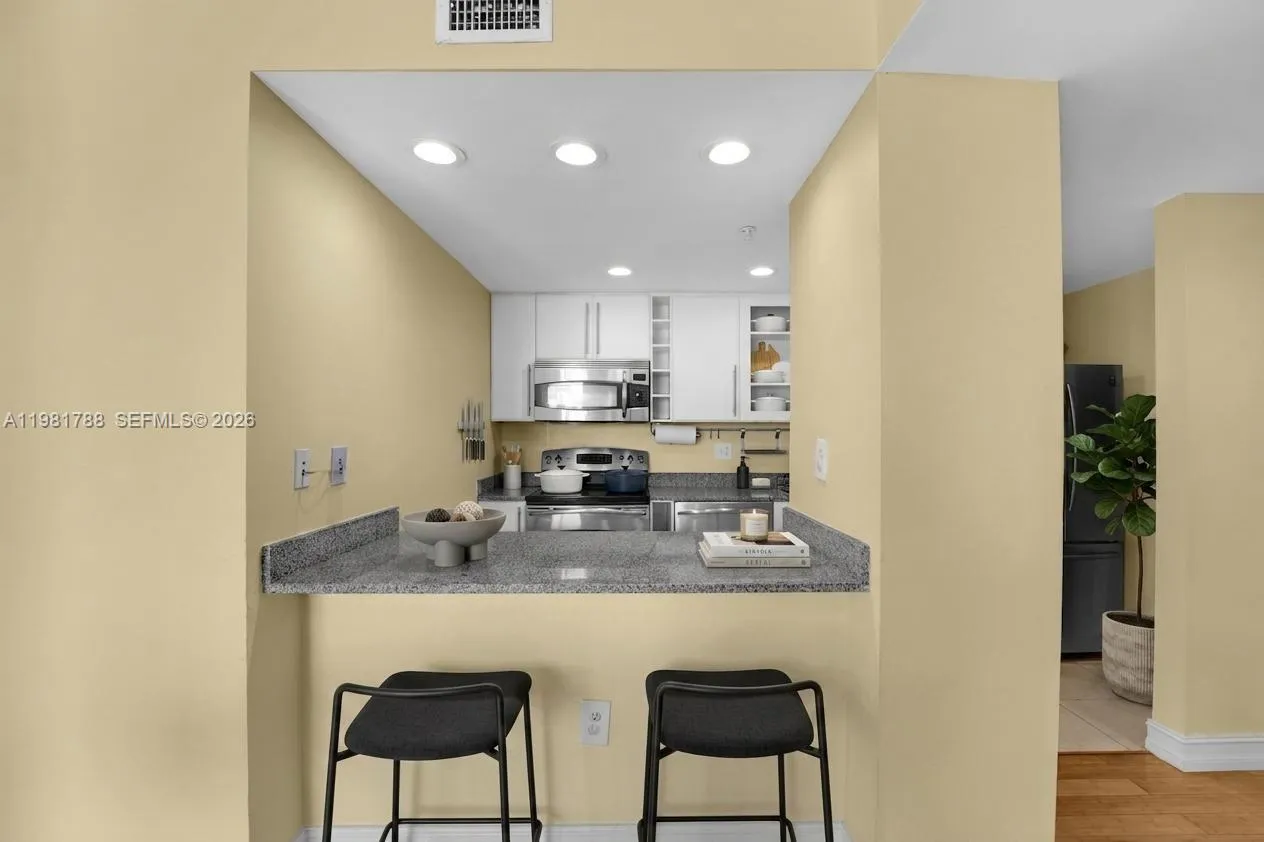 275 Ne 18th St 808, Miami, Florida 33132, Miami, Florida 33132, 3 Bedrooms Bedrooms, ,2 BathroomsBathrooms,Residential,For Sale,275 Ne 18th St 808, Miami, Florida 33132,A11981788