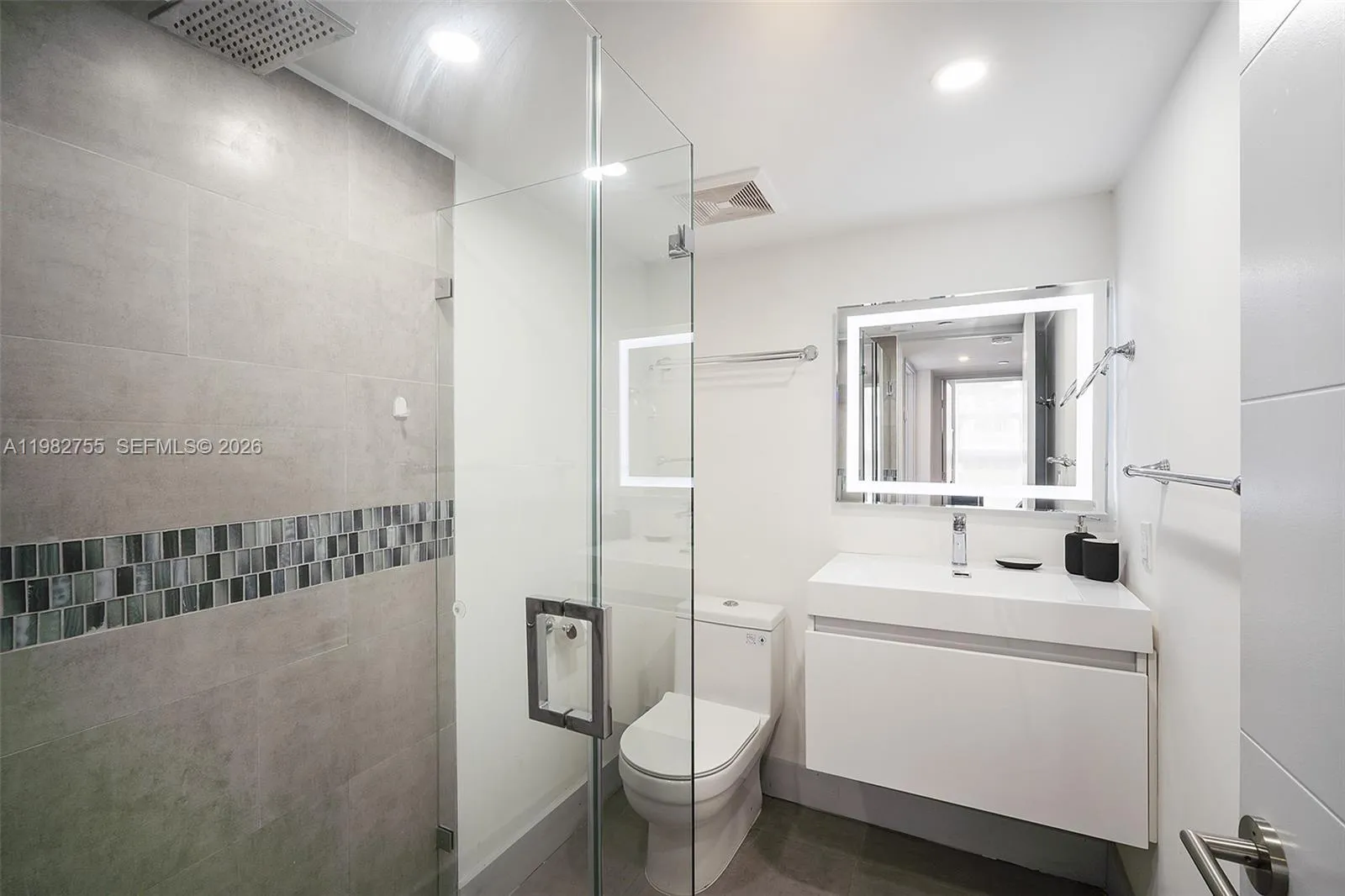 1035 West Ave 201, Miami Beach, Florida 33139, Miami Beach, Florida 33139, 2 Bedrooms Bedrooms, ,2 BathroomsBathrooms,Residential,For Sale,1035 West Ave 201, Miami Beach, Florida 33139,A11982755