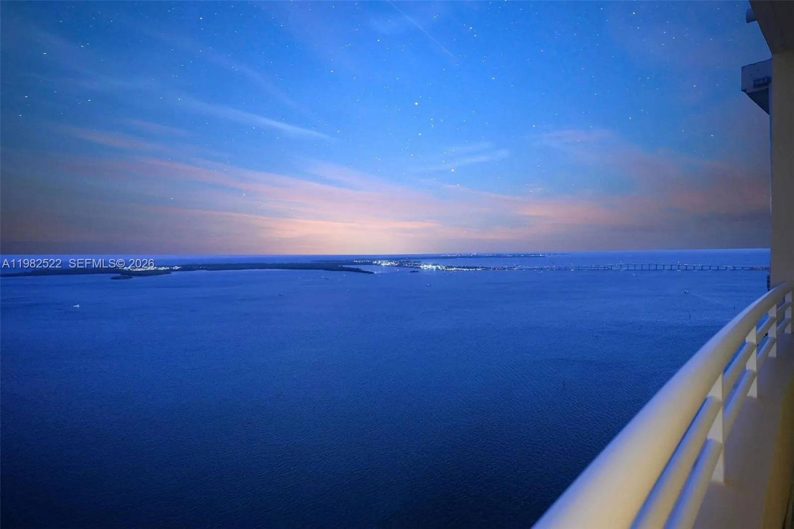 808 Brickell Key Dr 3702, Miami, Florida 33131, Miami, Florida 33131, 2 Bedrooms Bedrooms, ,2 BathroomsBathrooms,Residential,For Sale,808 Brickell Key Dr 3702, Miami, Florida 33131,A11982522