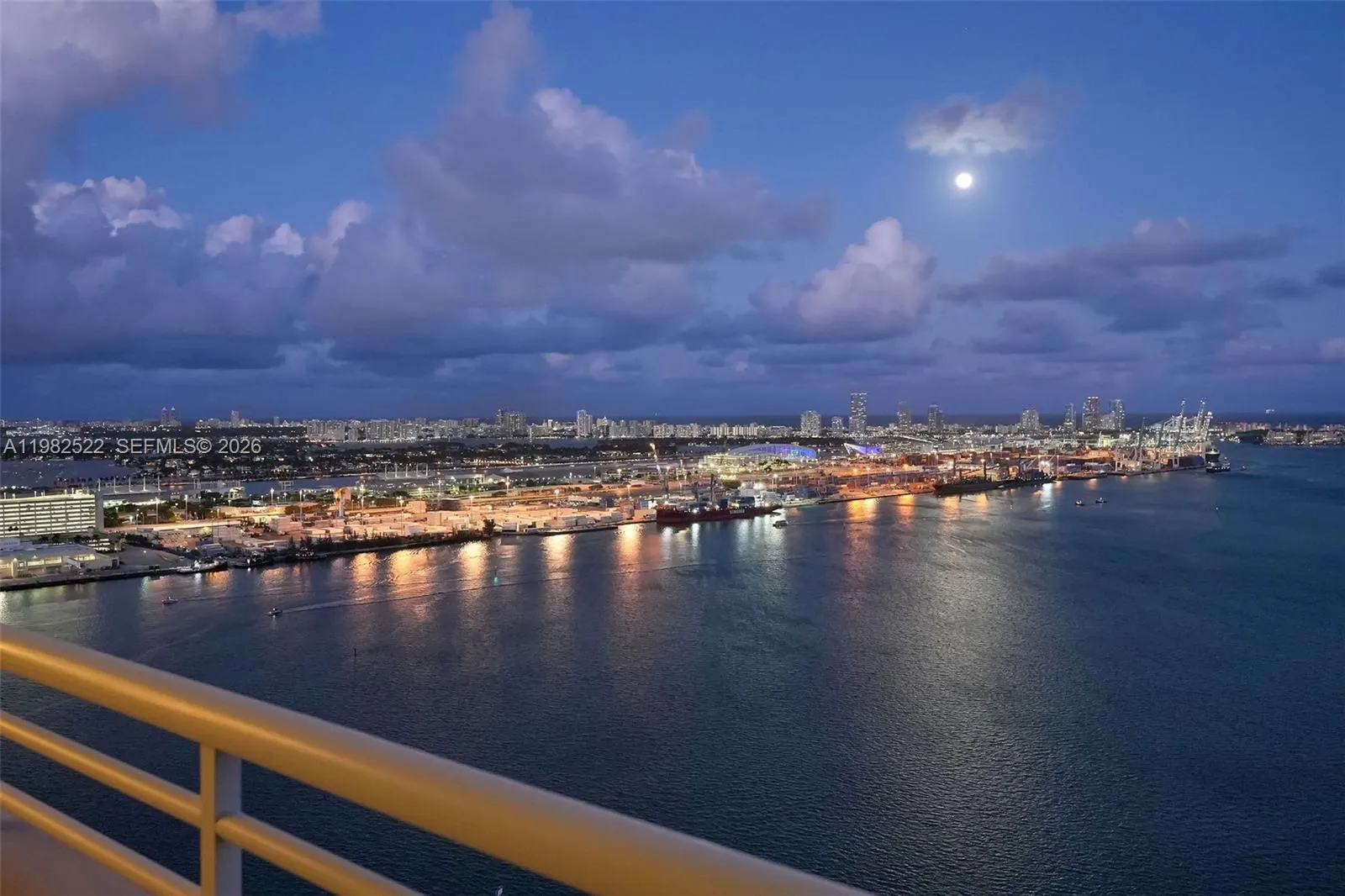 808 Brickell Key Dr 3702, Miami, Florida 33131, Miami, Florida 33131, 2 Bedrooms Bedrooms, ,2 BathroomsBathrooms,Residential,For Sale,808 Brickell Key Dr 3702, Miami, Florida 33131,A11982522