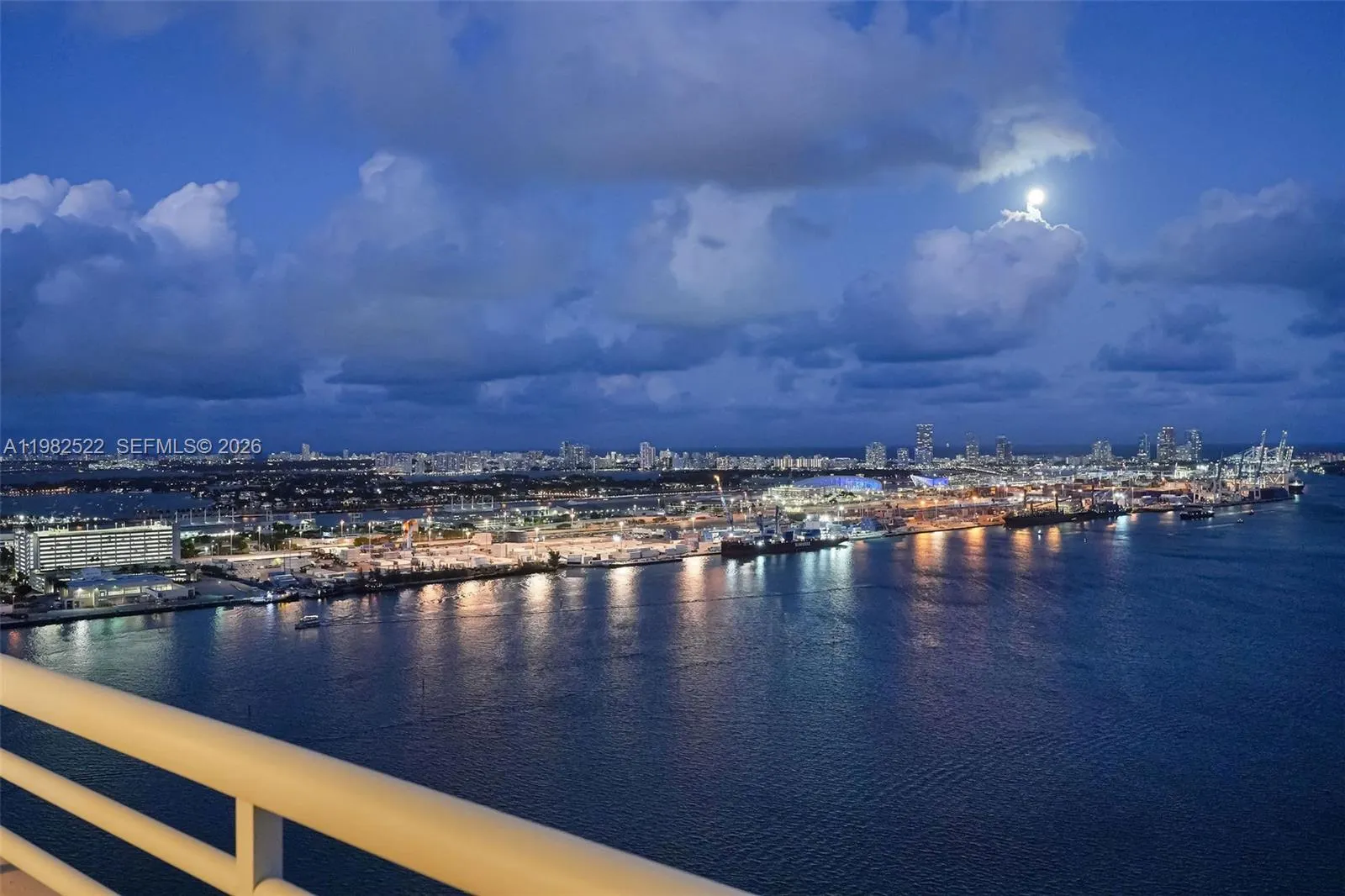 808 Brickell Key Dr 3702, Miami, Florida 33131, Miami, Florida 33131, 2 Bedrooms Bedrooms, ,2 BathroomsBathrooms,Residential,For Sale,808 Brickell Key Dr 3702, Miami, Florida 33131,A11982522