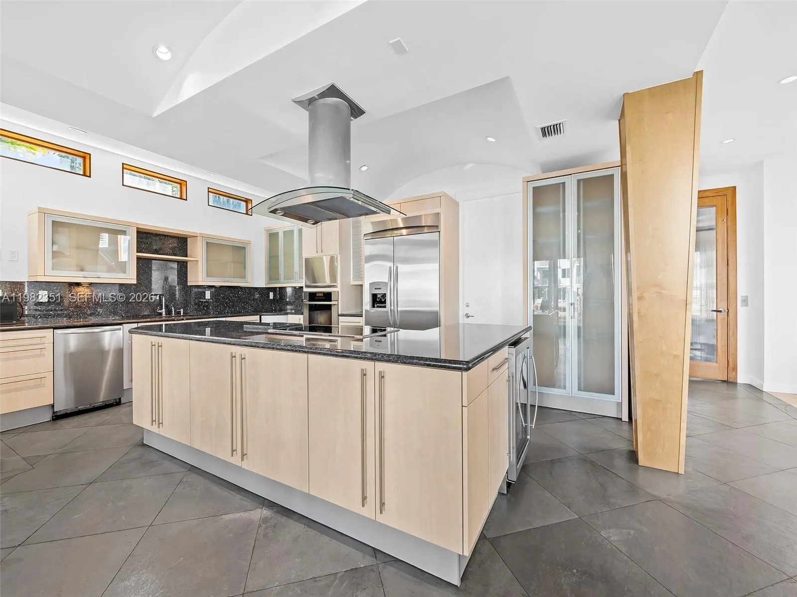 450 Victoria Ter, Fort Lauderdale, Florida 33301, Fort Lauderdale, Florida 33301, 4 Bedrooms Bedrooms, ,4 BathroomsBathrooms,Residential Lease,For Rent,450 Victoria Ter, Fort Lauderdale, Florida 33301,A11982351