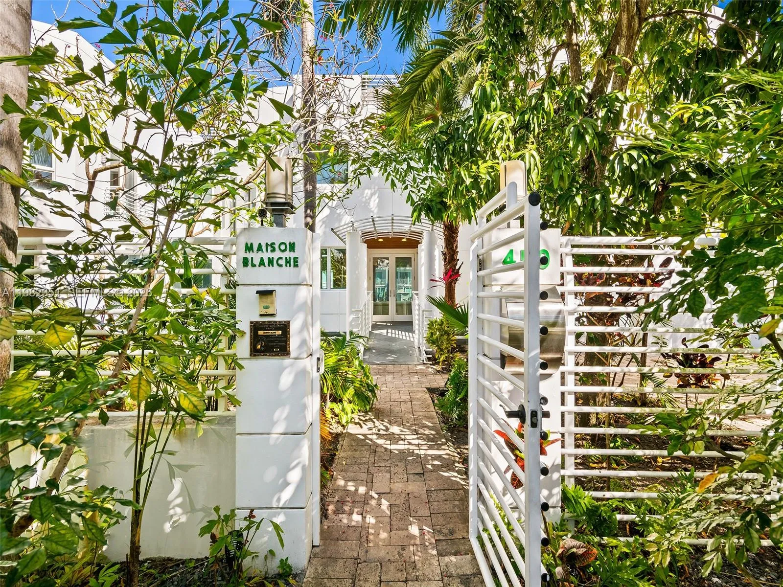 450 Victoria Ter, Fort Lauderdale, Florida 33301, Fort Lauderdale, Florida 33301, 4 Bedrooms Bedrooms, ,4 BathroomsBathrooms,Residential Lease,For Rent,450 Victoria Ter, Fort Lauderdale, Florida 33301,A11982351