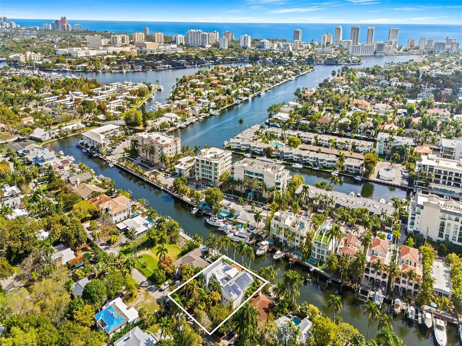 450 Victoria Ter, Fort Lauderdale, Florida 33301, Fort Lauderdale, Florida 33301, 4 Bedrooms Bedrooms, ,4 BathroomsBathrooms,Residential Lease,For Rent,450 Victoria Ter, Fort Lauderdale, Florida 33301,A11982351