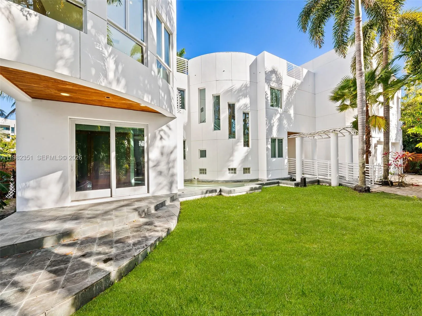 4rd bedroom/ office patio face west