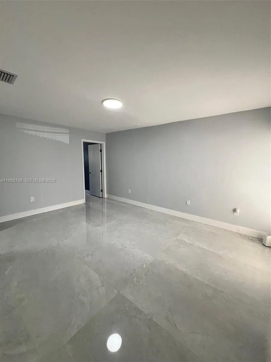 Miami, Florida 33184, 3 Bedrooms Bedrooms, ,2 BathroomsBathrooms,Residential Lease,For Rent,A11982796
