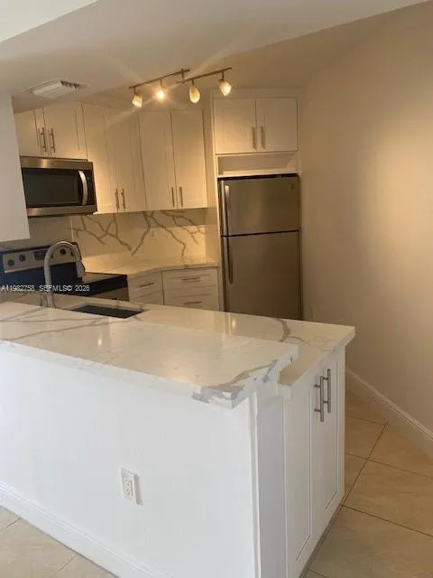 9701 Fontainebleau Blvd C206, Miami, Florida 33172, Miami, Florida 33172, 2 Bedrooms Bedrooms, ,2 BathroomsBathrooms,Residential Lease,For Rent,9701 Fontainebleau Blvd C206, Miami, Florida 33172,A11982758