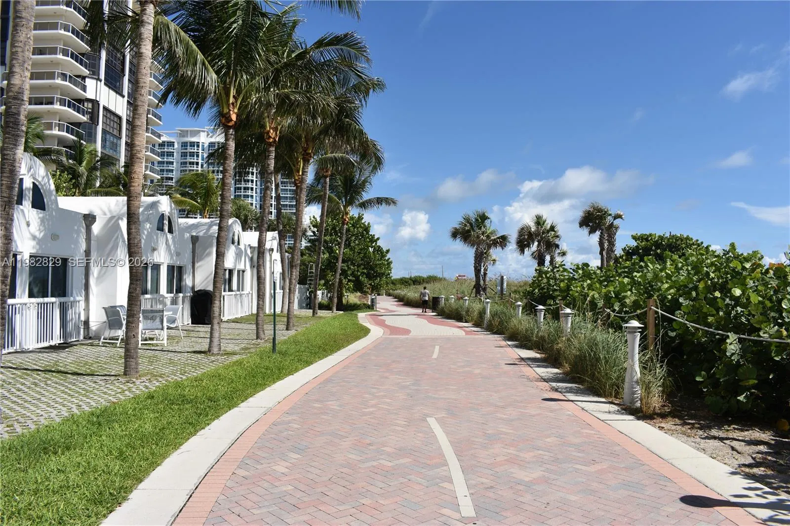6365 Collins Ave 2106, Miami Beach, Florida 33141, Miami Beach, Florida 33141, 1 Bedroom Bedrooms, ,1 BathroomBathrooms,Residential Lease,For Rent,6365 Collins Ave 2106, Miami Beach, Florida 33141,A11982829