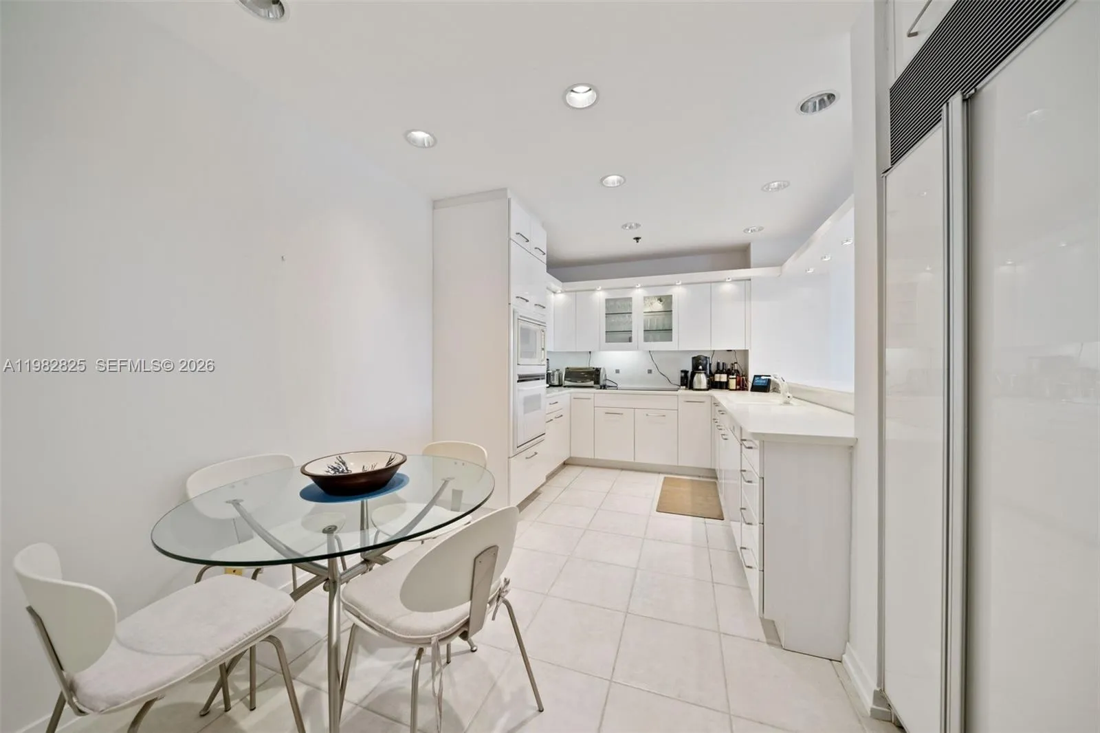 201 Crandon Blvd 927, Key Biscayne, Florida 33149, Key Biscayne, Florida 33149, 2 Bedrooms Bedrooms, ,2 BathroomsBathrooms,Residential Lease,For Rent,201 Crandon Blvd 927, Key Biscayne, Florida 33149,A11982825