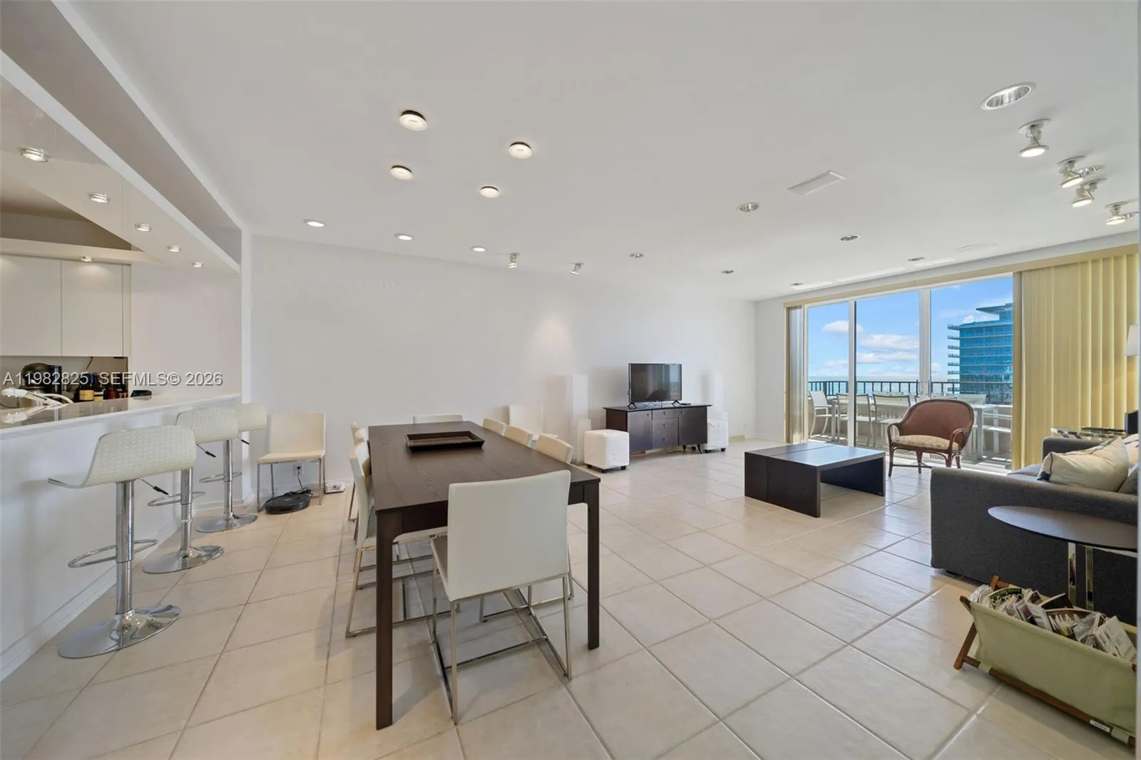 201 Crandon Blvd 927, Key Biscayne, Florida 33149, Key Biscayne, Florida 33149, 2 Bedrooms Bedrooms, ,2 BathroomsBathrooms,Residential Lease,For Rent,201 Crandon Blvd 927, Key Biscayne, Florida 33149,A11982825