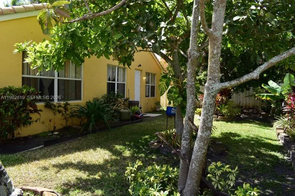 16319 Sw 11th St, Pembroke Pines, Florida 33027, Pembroke Pines, Florida 33027, 3 Bedrooms Bedrooms, ,2 BathroomsBathrooms,Residential,For Sale,16319 Sw 11th St, Pembroke Pines, Florida 33027,A11982819