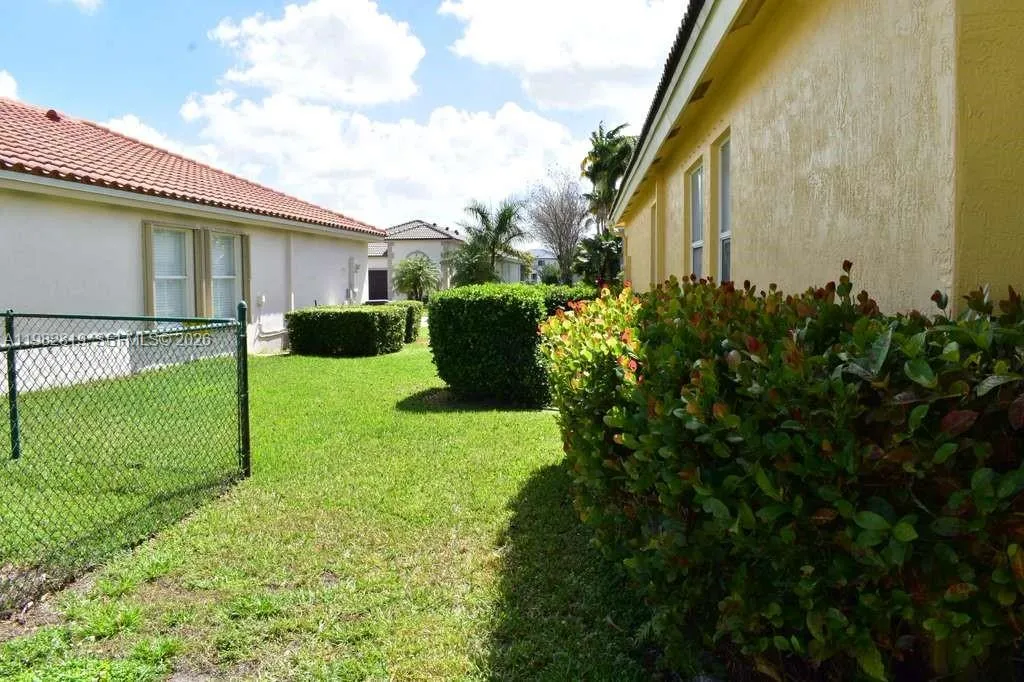 16319 Sw 11th St, Pembroke Pines, Florida 33027, Pembroke Pines, Florida 33027, 3 Bedrooms Bedrooms, ,2 BathroomsBathrooms,Residential,For Sale,16319 Sw 11th St, Pembroke Pines, Florida 33027,A11982819