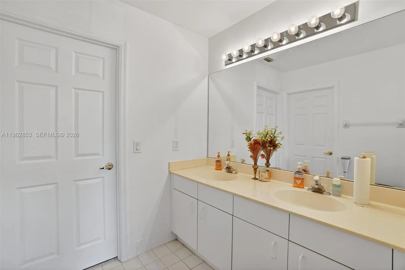 16419 Sapphire Pl, Weston, Florida 33331, Weston, Florida 33331, 4 Bedrooms Bedrooms, ,3 BathroomsBathrooms,Residential,For Sale,16419 Sapphire Pl, Weston, Florida 33331,A11982853