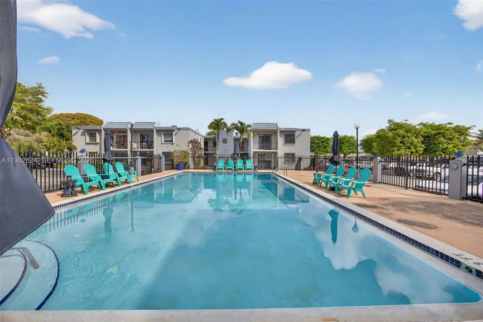 3181 Sw 13th St 416, Miami, Florida 33145, Miami, Florida 33145, 1 Bedroom Bedrooms, ,1 BathroomBathrooms,Residential,For Sale,3181 Sw 13th St 416, Miami, Florida 33145,A11982624