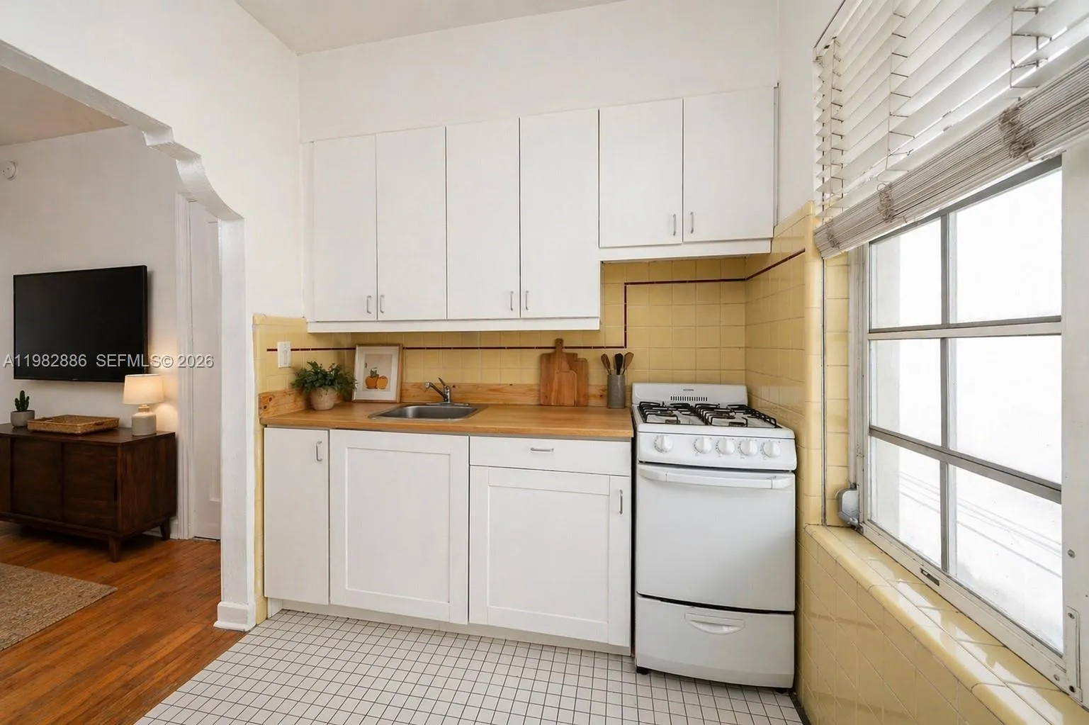 830 Euclid Ave 8, Miami Beach, Florida 33139, Miami Beach, Florida 33139, ,1 BathroomBathrooms,Residential Lease,For Rent,830 Euclid Ave 8, Miami Beach, Florida 33139,A11982886