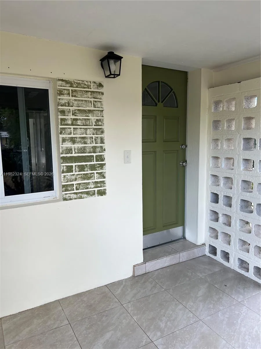 1400 Ne 175th St, North Miami Beach, Florida 33162, North Miami Beach, Florida 33162, 3 Bedrooms Bedrooms, ,2 BathroomsBathrooms,Residential Lease,For Rent,1400 Ne 175th St, North Miami Beach, Florida 33162,A11982324