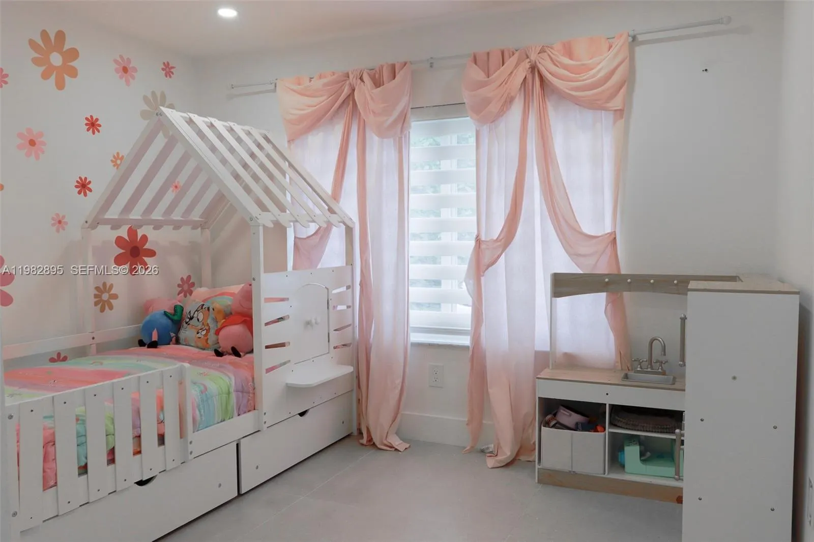 5830 Sw 51st Ter, Miami, Florida 33155, Miami, Florida 33155, 4 Bedrooms Bedrooms, 3 Rooms Rooms,3 BathroomsBathrooms,Residential,For Sale,5830 Sw 51st Ter, Miami, Florida 33155,A11982895