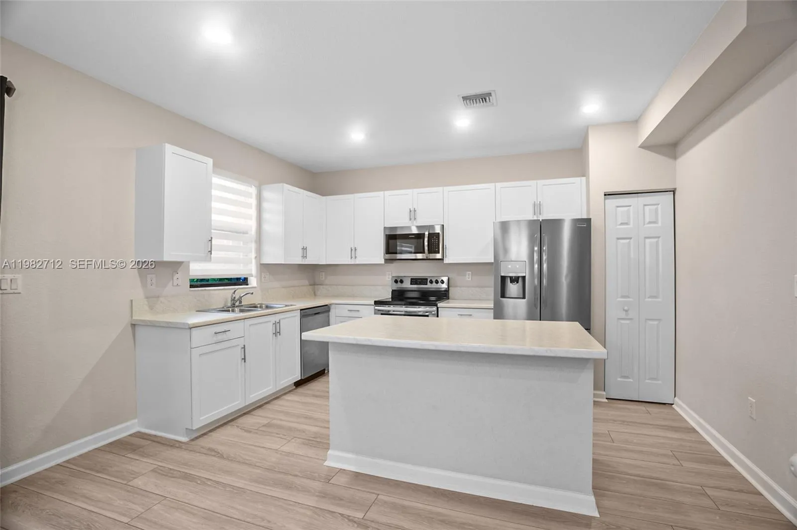 4665 Caspian Way, Davie, Florida 33314, Davie, Florida 33314, 3 Bedrooms Bedrooms, ,2 BathroomsBathrooms,Residential,For Sale,4665 Caspian Way, Davie, Florida 33314,A11982712