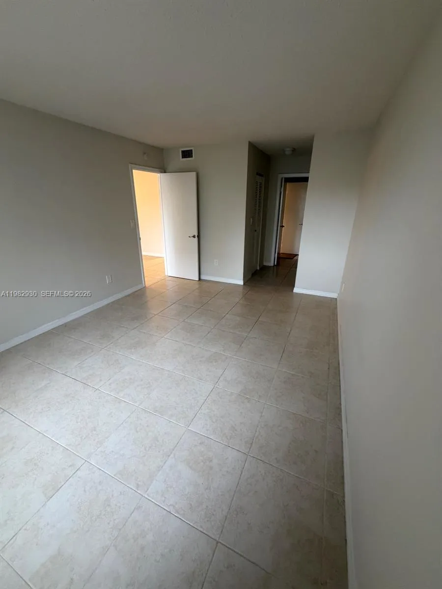7845 Camino Real #o-213, Miami, Florida 33143, Miami, Florida 33143, 1 Bedroom Bedrooms, ,1 BathroomBathrooms,Residential Lease,For Rent,7845 Camino Real #o-213, Miami, Florida 33143,A11982930