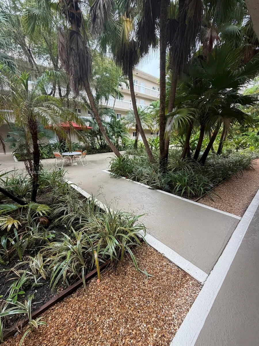 7845 Camino Real #o-213, Miami, Florida 33143, Miami, Florida 33143, 1 Bedroom Bedrooms, ,1 BathroomBathrooms,Residential Lease,For Rent,7845 Camino Real #o-213, Miami, Florida 33143,A11982930