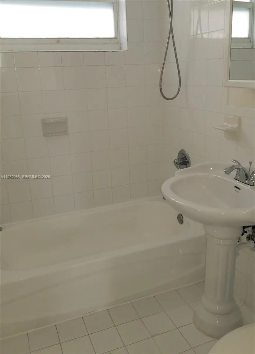 7510 Carlyle Ave 1, Miami Beach, Florida 33141, Miami Beach, Florida 33141, 1 Bedroom Bedrooms, ,1 BathroomBathrooms,Residential Lease,For Rent,7510 Carlyle Ave 1, Miami Beach, Florida 33141,A11982936