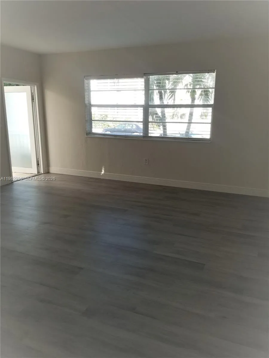 7510 Carlyle Ave 1, Miami Beach, Florida 33141, Miami Beach, Florida 33141, 1 Bedroom Bedrooms, ,1 BathroomBathrooms,Residential Lease,For Rent,7510 Carlyle Ave 1, Miami Beach, Florida 33141,A11982936