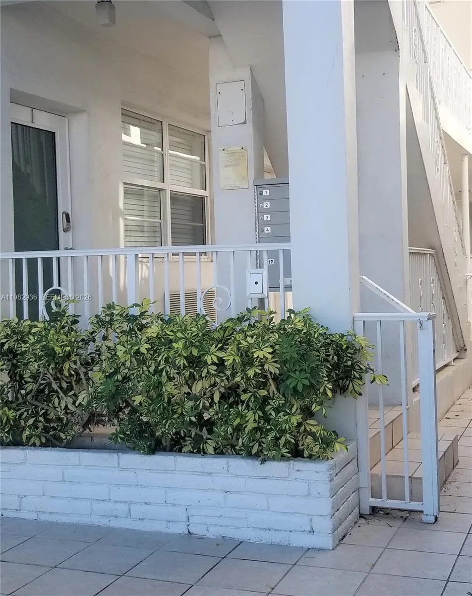 7510 Carlyle Ave 1, Miami Beach, Florida 33141, Miami Beach, Florida 33141, 1 Bedroom Bedrooms, ,1 BathroomBathrooms,Residential Lease,For Rent,7510 Carlyle Ave 1, Miami Beach, Florida 33141,A11982936 7510 Carlyle Ave 1, Miami Beach, Florida 33141, Miami Beach, Florida 33141, 1 Bedroom Bedrooms, ,1 BathroomBathrooms,Residential Lease,For Rent,7510 Carlyle Ave 1, Miami Beach, Florida 33141,A11982936