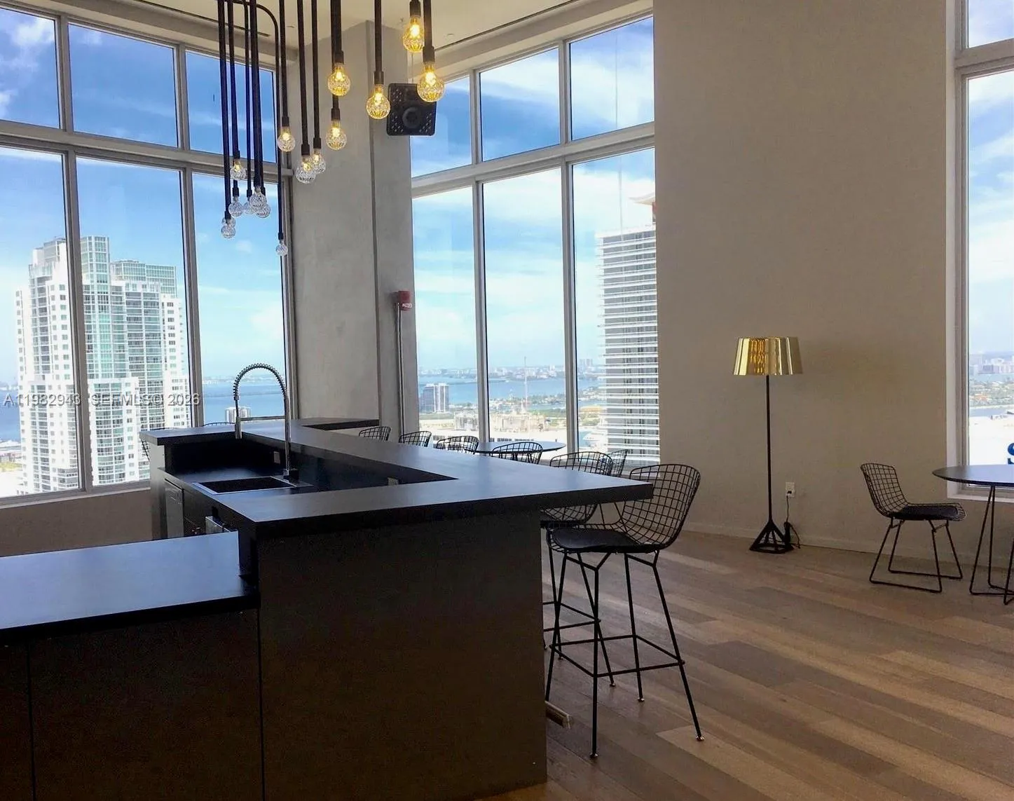 151 Se 1 St Ph 10, Miami, Florida 33131, Miami, Florida 33131, 1 Bedroom Bedrooms, ,1 BathroomBathrooms,Residential Lease,For Rent,151 Se 1 St Ph 10, Miami, Florida 33131,A11982943