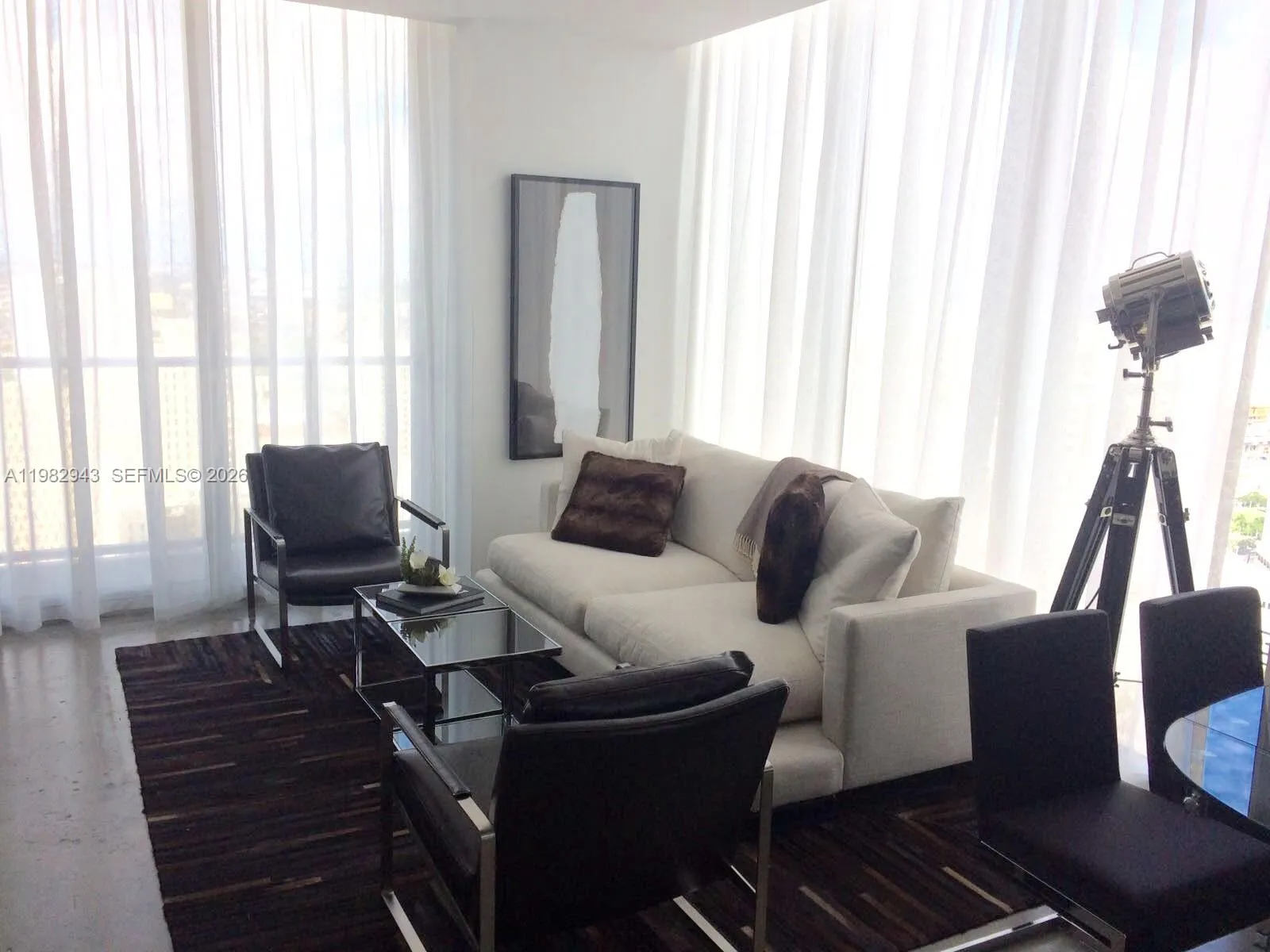 151 Se 1 St Ph 10, Miami, Florida 33131, Miami, Florida 33131, 1 Bedroom Bedrooms, ,1 BathroomBathrooms,Residential Lease,For Rent,151 Se 1 St Ph 10, Miami, Florida 33131,A11982943