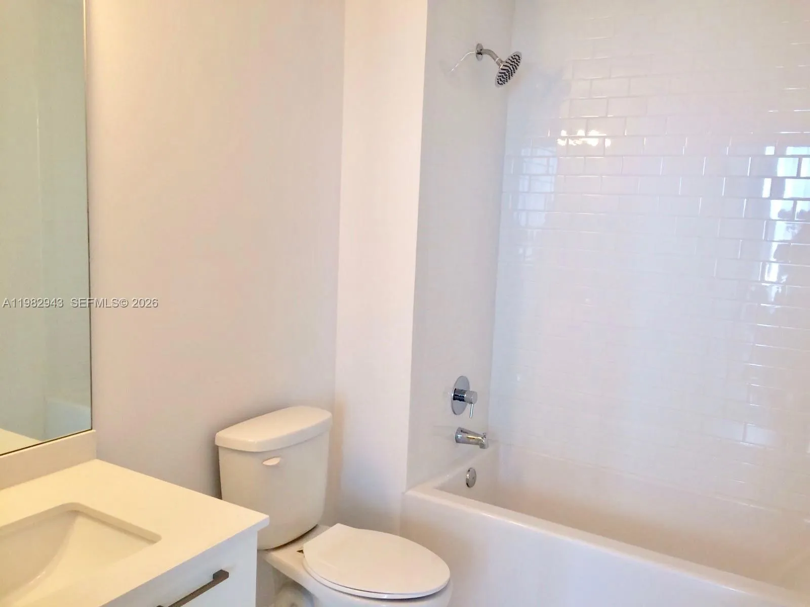 151 Se 1 St Ph 10, Miami, Florida 33131, Miami, Florida 33131, 1 Bedroom Bedrooms, ,1 BathroomBathrooms,Residential Lease,For Rent,151 Se 1 St Ph 10, Miami, Florida 33131,A11982943