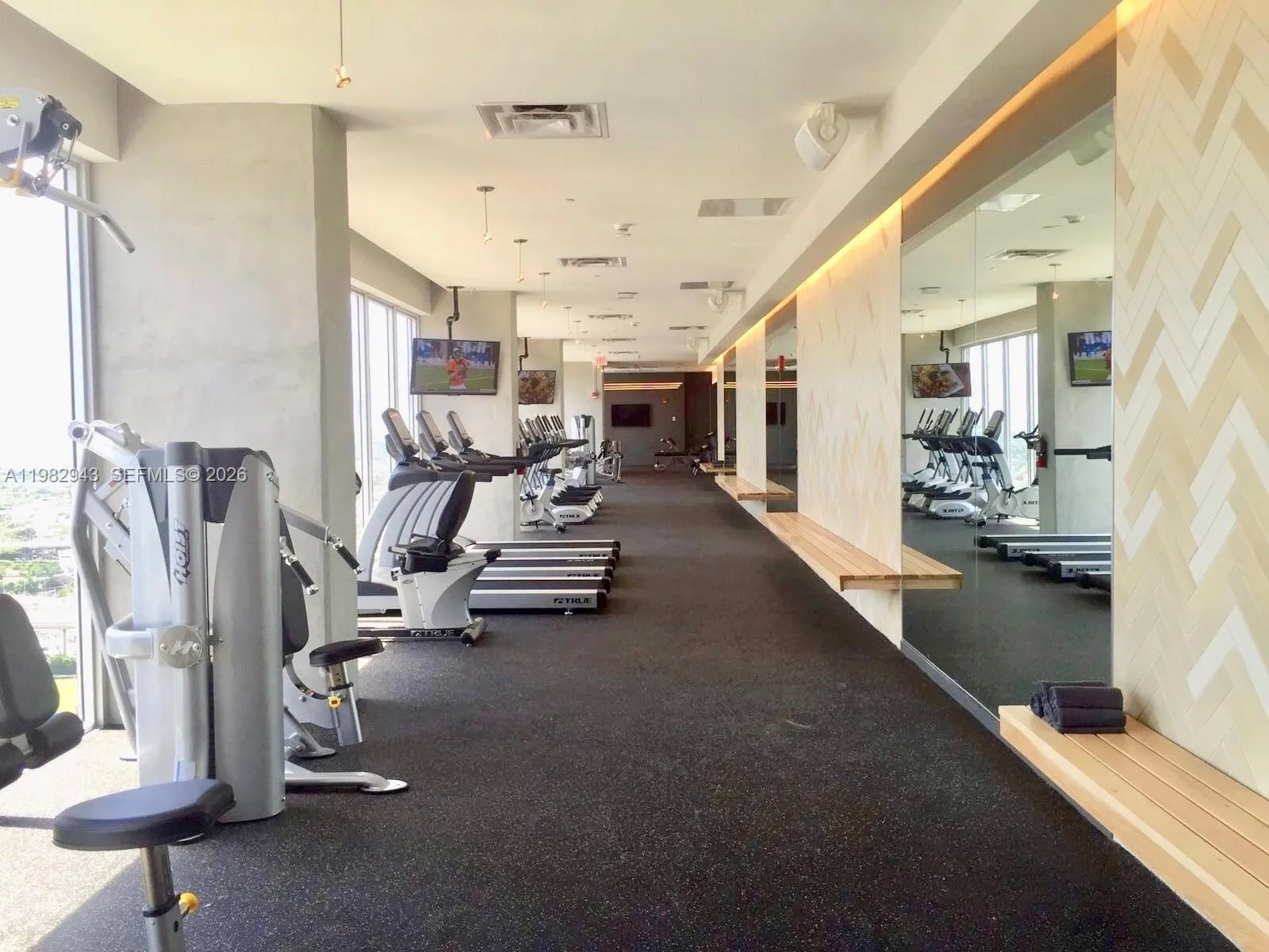 151 Se 1 St Ph 10, Miami, Florida 33131, Miami, Florida 33131, 1 Bedroom Bedrooms, ,1 BathroomBathrooms,Residential Lease,For Rent,151 Se 1 St Ph 10, Miami, Florida 33131,A11982943